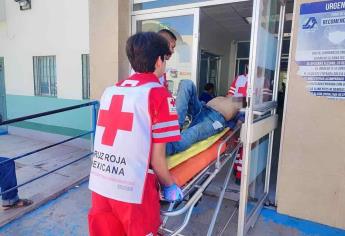 Golpean a un hombre y lo abandonan inconciente en un predio en montado en Guasave