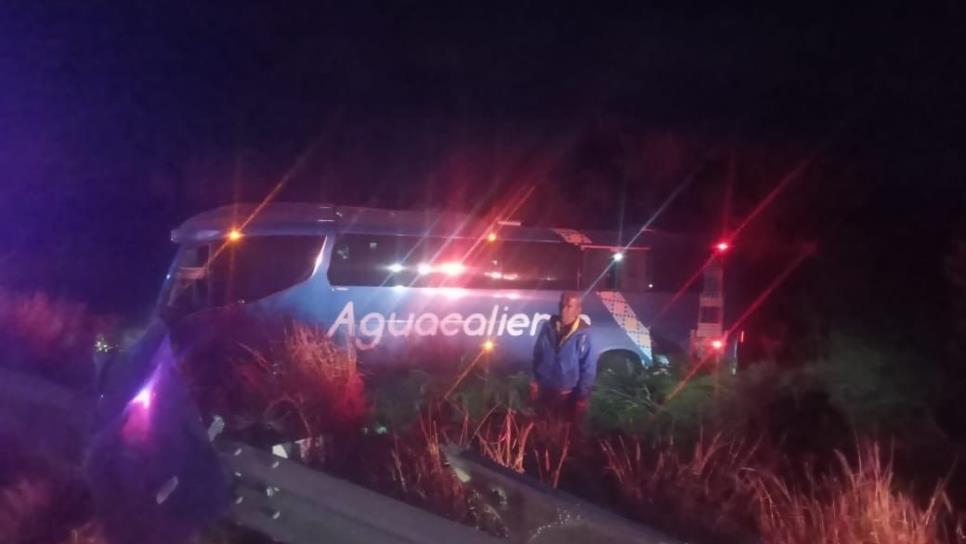 Autobús se sale de la carretera en Guasave y deja cinco lesionados, entre ellos dos extranjeros