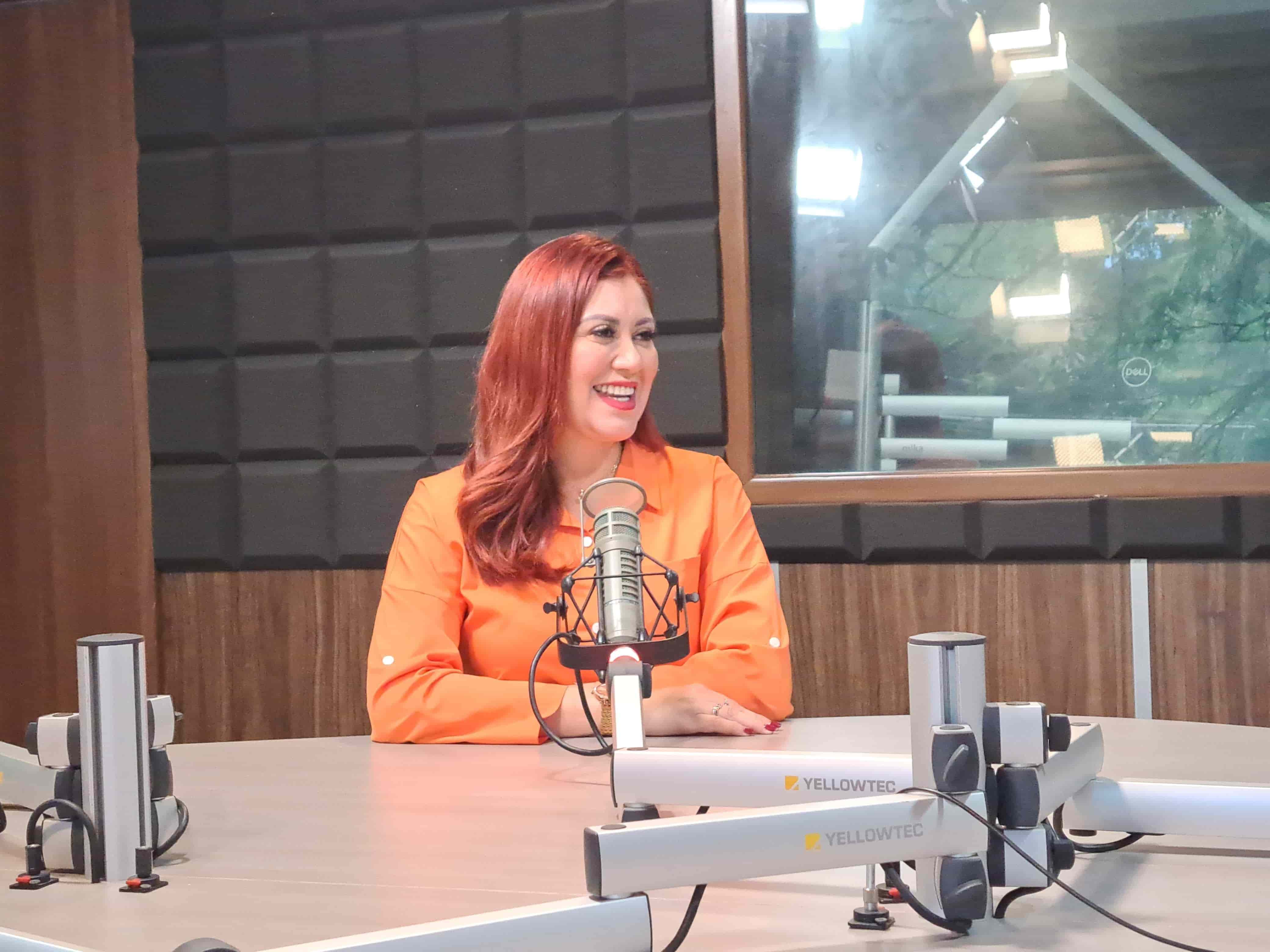 Flor Emilia Guerra en el estudio de Luz Noticias. FOTO: Eduardo Bórquez