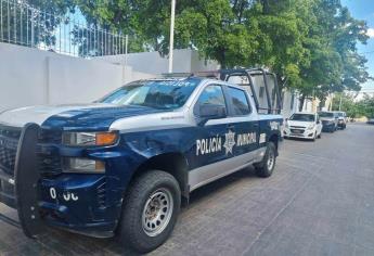 Hombre que intentaba robar un cableado termina aplastado por un auto