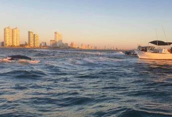 Marina y Policía Acuática rescatan a 6 personas de un yate que se hundía en Mazatlán