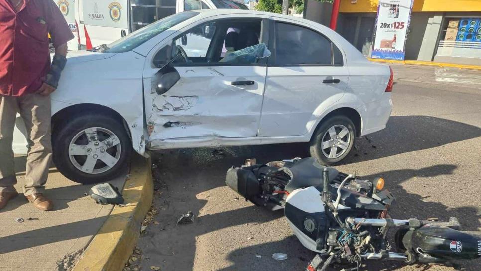 Un motociclista se fractura una pierna tras accidentarse en Culiacán 