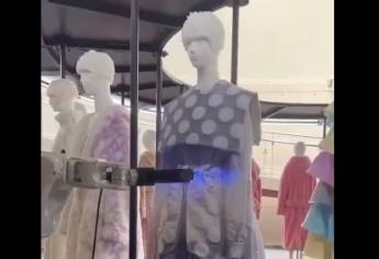 ¡Llegó la tecnología! Ropa que cambia de color cuando se expone a la luz ultravioleta