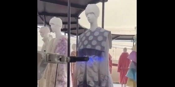 ¡Llegó la tecnología! Ropa que cambia de color cuando se expone a la luz ultravioleta