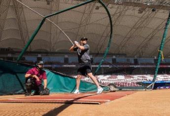 Joey Meneses da regalo adelantado de Navidad a la afición de Tomateros de Culiacán