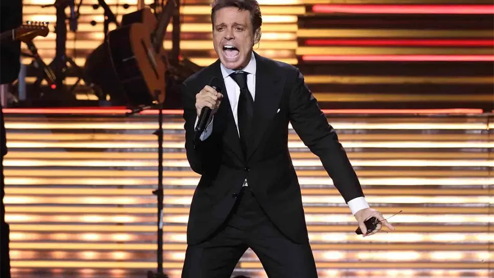 Luis Miguel imitó el festejo del Bicho provocando la locura.