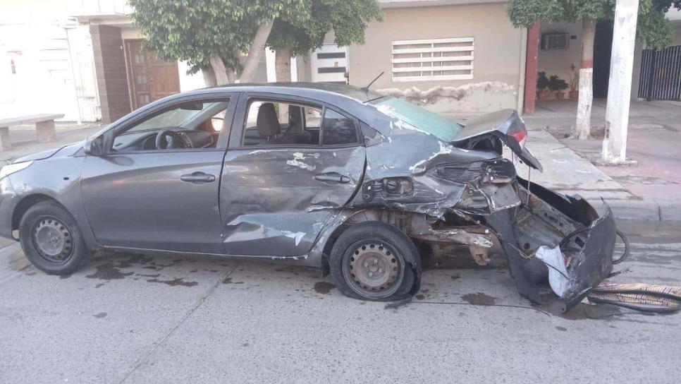 Borrachos y amanecidos se pasan un alto y chocan en Los Mochis