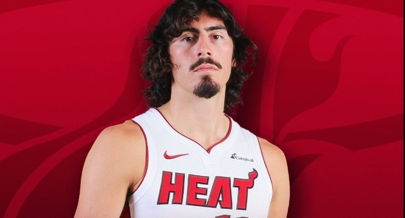 El basquetbolista mexicano fue galardonado como el mejor novato en la conferencia del Este.