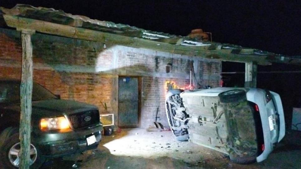 Hombre lesionado tras chocar contra una vivienda y volcar un vehículo en Mocorito