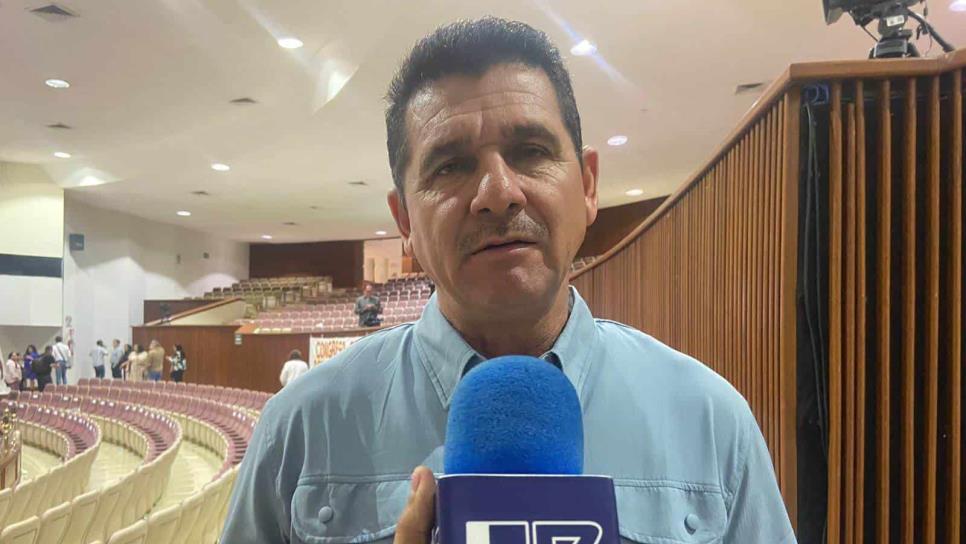 Armando Camacho se registra por la reelección a la alcaldía de Salvador Alvarado