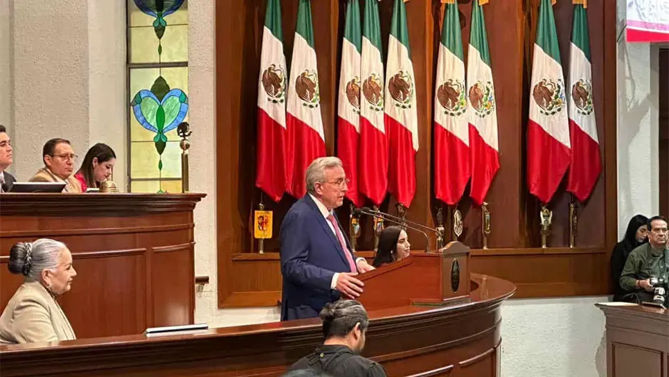 Rubén Rocha Moya en el Congreso del Estado. FOTO: Luz Noticias