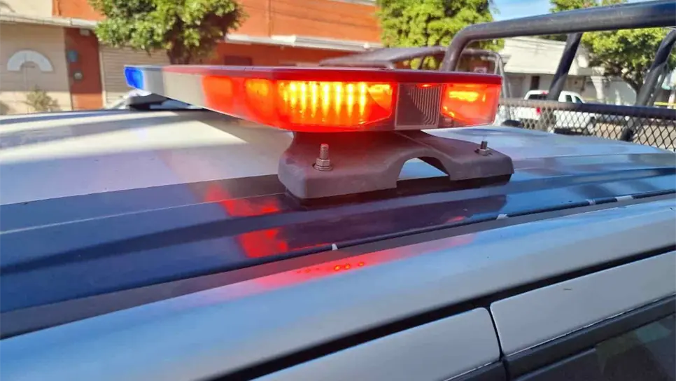 Los presuntos responsables dos sujetos en una motocicleta que traían un arma de fuego.