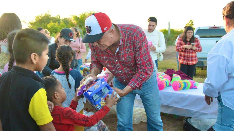 Caravana Navideña llega a comunidades del municipio de El Fuerte 