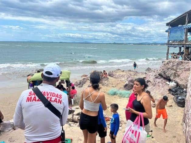 Turista es rescatado inconsciente de las playas de Mazatlán