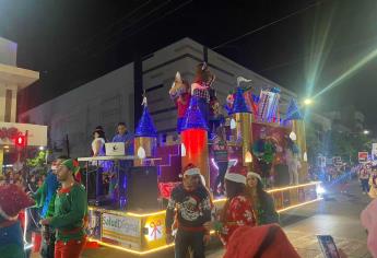 ¡Una noche de estrellas en el Desfile Navideño de Culiacán 2023!