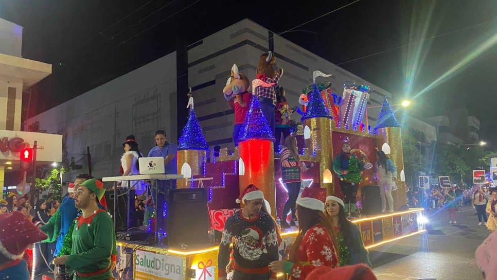 ¡Una noche de estrellas en el Desfile Navideño de Culiacán 2023!