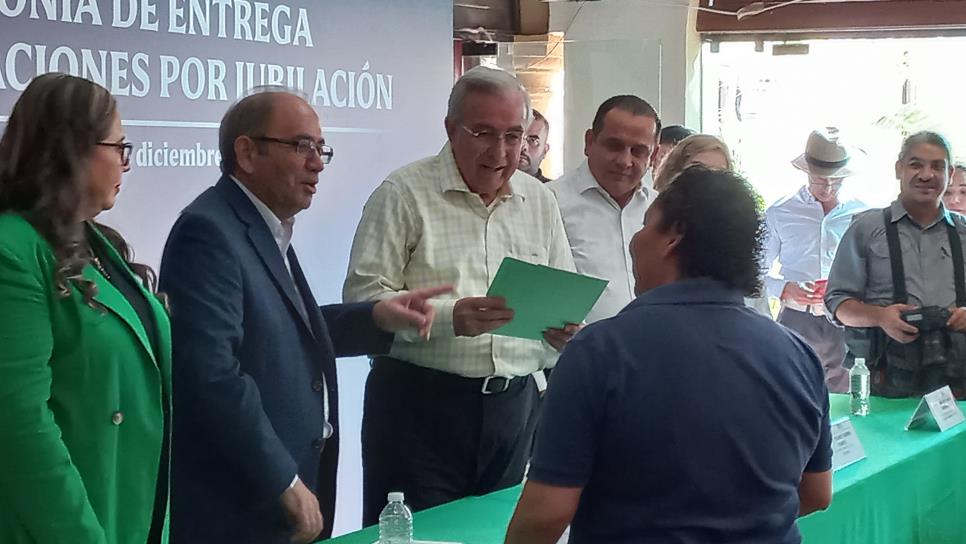 COBAES entrega 46 pagos de gratificación a trabajadores jubilados