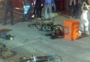 Bebé queda atrapado en una cobija al derrapar la moto en la que viajaba en Guasave