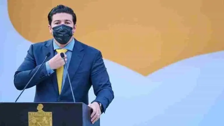 El gobernador del estado de Nuevo León es fiel seguidor de los Tigres de la UANL.