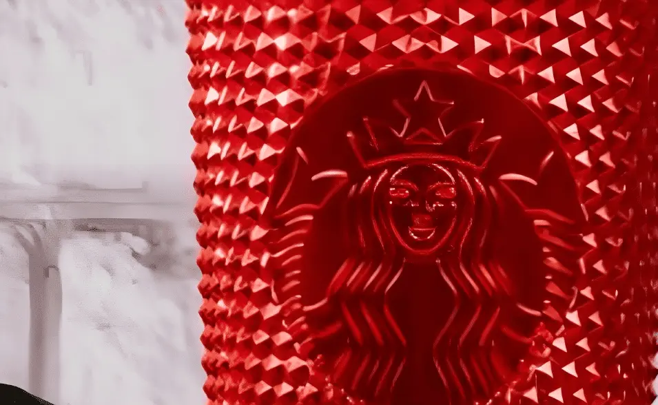 ¿Cuánto cuestan los vasos rojos de Starbucks?