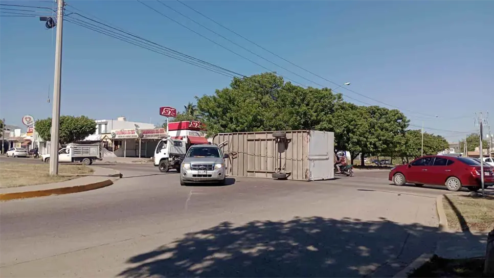 A pesar de lo aparatoso del incidente, no se registraron personas heridas.
