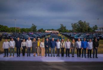 Con entrega de patrullas, aumento de sueldo, y diplomas, festejan el Día del Policía Estatal en Sinaloa