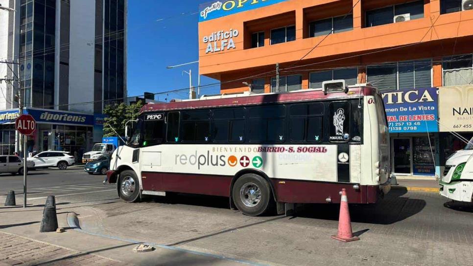 Menor detenido en camión de Culiacán fue amenazado por policías y duró 6 horas en barandilla 