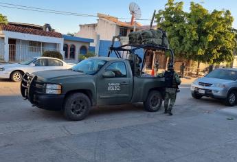 Militares sitian un domicilio de la colonia Miguel Hidalgo en Culiacán