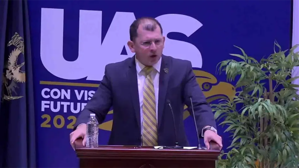 Robespierre entró en suplencia por Madueña Molina. FOTO: Luz Noticias