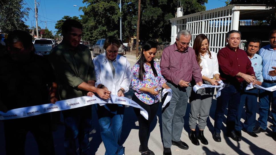 Rocha Moya inaugura pavimentación de calle en Pericos, Mocorito