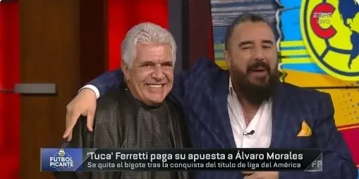 El momento donde el «Tuca» queda sin su distintivo bigote tras pagar apuesta con Álvaro Morales.