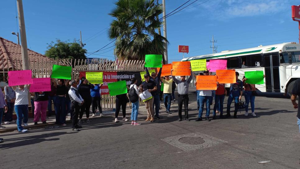 Docentes de la UAdeO se manifiestan en Culiacán y rechazan la elección del nuevo Rector