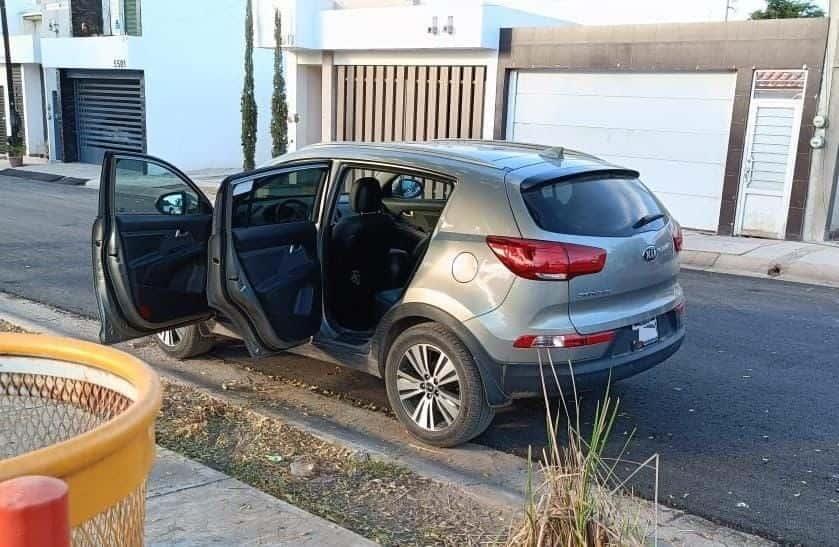 Policías Estatales recuperan camioneta robada en Culiacán