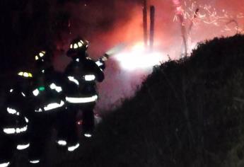 Incendio consumió por completo vivienda en Invasion San Antonio de Mazatlán