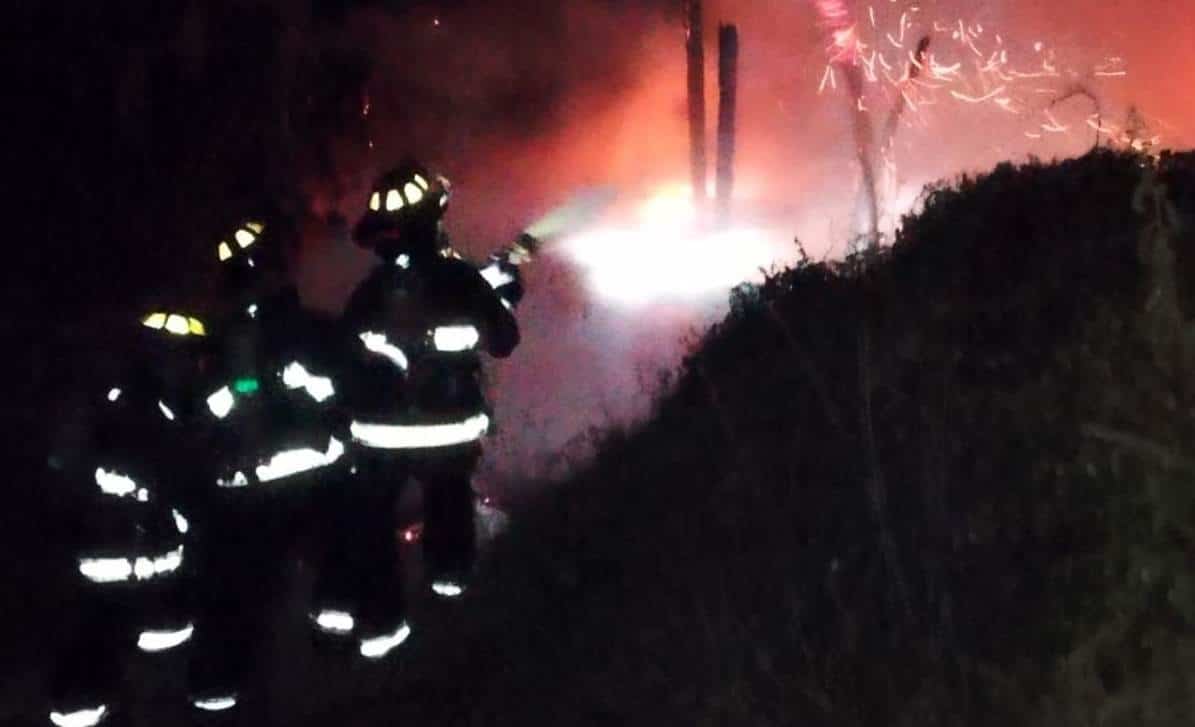 Los rescatistas no pudieron especificar las causas que originaron las llamas.