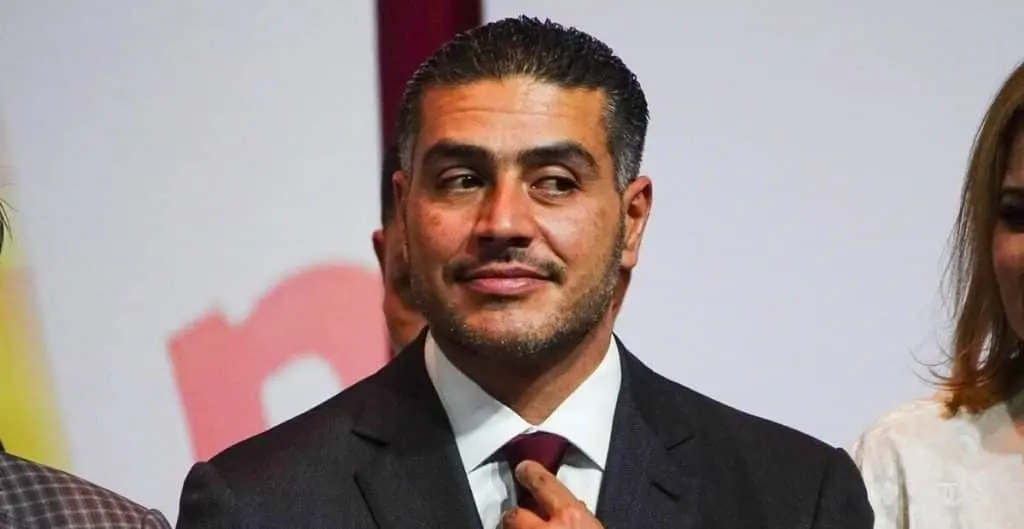 El exfuncionario sigue fuera del país por su seguridad.