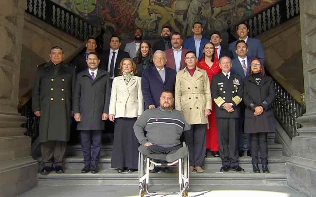 AMLO entrega Premio Nacional del Deporte a Selección Mexicana de Beisbol.