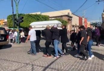 Familiares y amigos despiden a Thalía Cornejo, exreina de belleza en Salvatierra