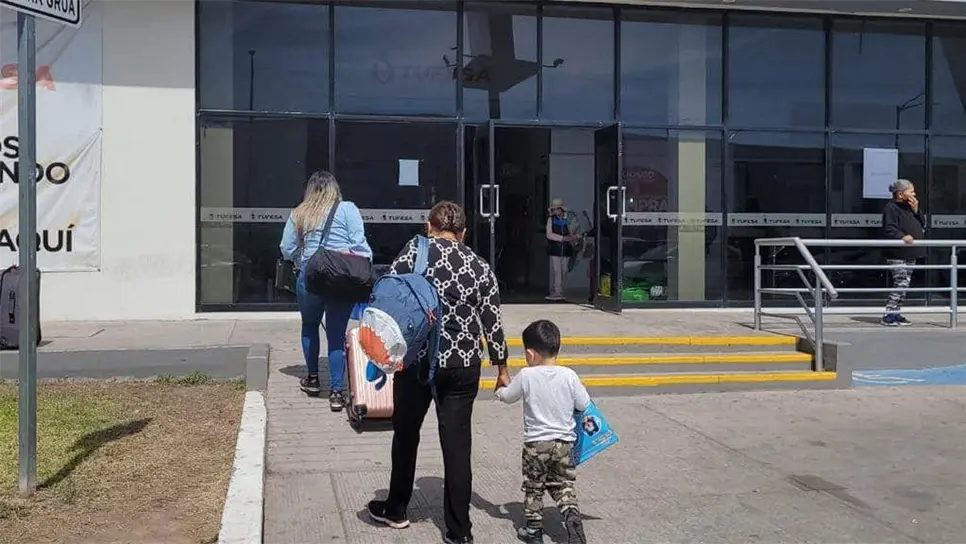 A su máxima capacidad carreteras, autobuses y vuelos en Los Mochis por la navidad