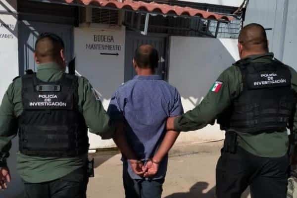 Miguel del Carmen P., las amenazó con un cuchillo diciéndoles que volvería para violarlas si llegaban a decir lo que ahí iba a ocurrir.