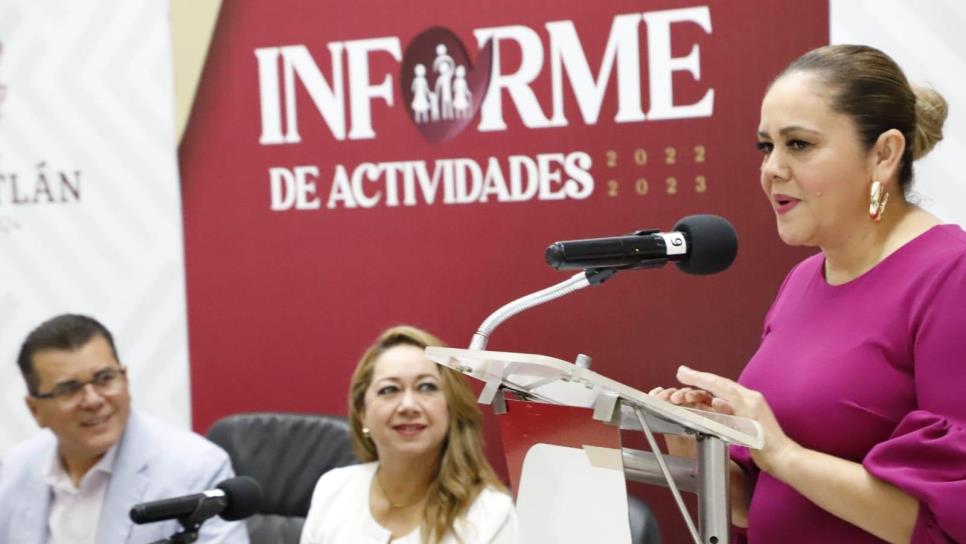 Presidenta de Sistema DIF Mazatlán presenta su primer informe de actividades 2022-2023