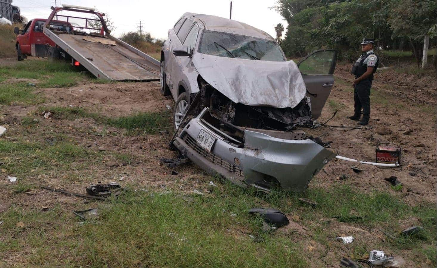 Hombre se queda dormido y termina volcado en la zona industrial de Los Mochis