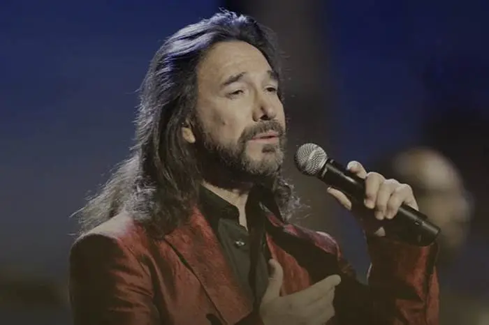 Marco Antonio Solis «El Buki».