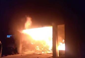 Una mujer y dos niños son rescatados de un incendio en Culiacán