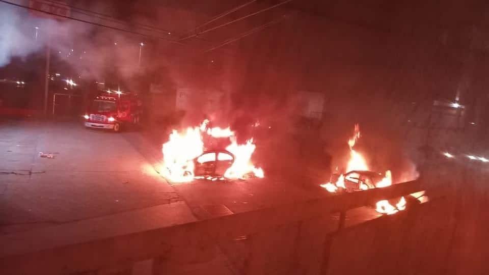 ¡Arde Tabasco! Incendian vehículos tras supuesto ataque al titular de Seguridad en el estado