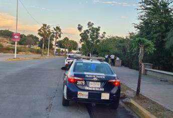 Hombre deja su auto encendido, se descuida unos segundos y se lo roban en Culiacán