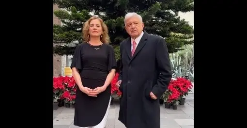 el mandatario nacional junto con su esposa al enviar el mensaje navideño a las familias mexicnas.