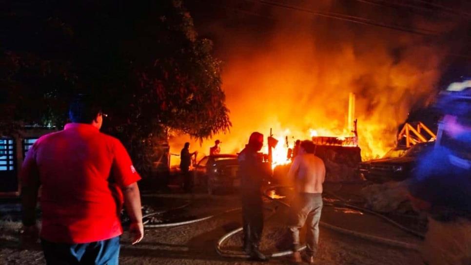 Nochebuena en Mazatlán deja un auto incendiado y 2 casas calcinadas: Protección Civil