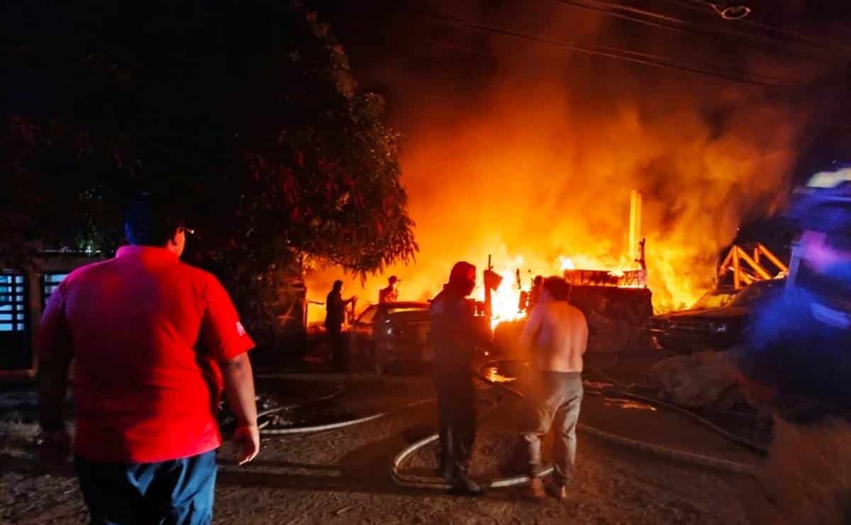 Nochebuena en Mazatlán deja un auto incendiado y 2 casas calcinadas: Protección Civil