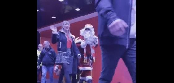 Taylor Swift hasta en navidad apoya a su novio Travis Kelce